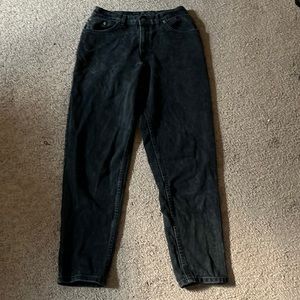 Chic women’s black jeans